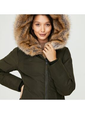 Babaton Gilligan Parka Premium Goose Down in Green